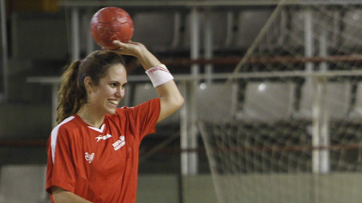 La lateral leonesa Mireya González.