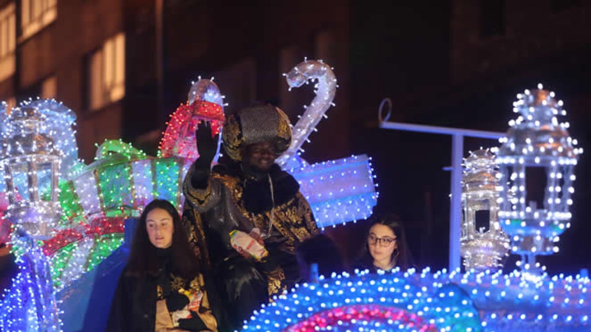 Cabalgata de Reyes en Ponferrada. LUIS DE LA MATA