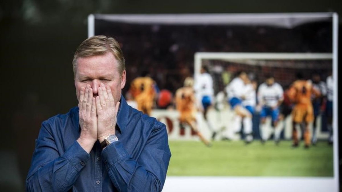 Koeman repite el gesto de emoción tras marcar el gol al Sampdoria en la final de Wembley.