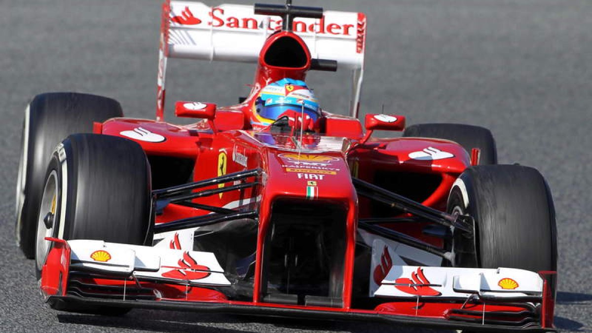 Fernando Alonso buscará su tercer Mundial con la Scuderia Ferrari más española de la historia.