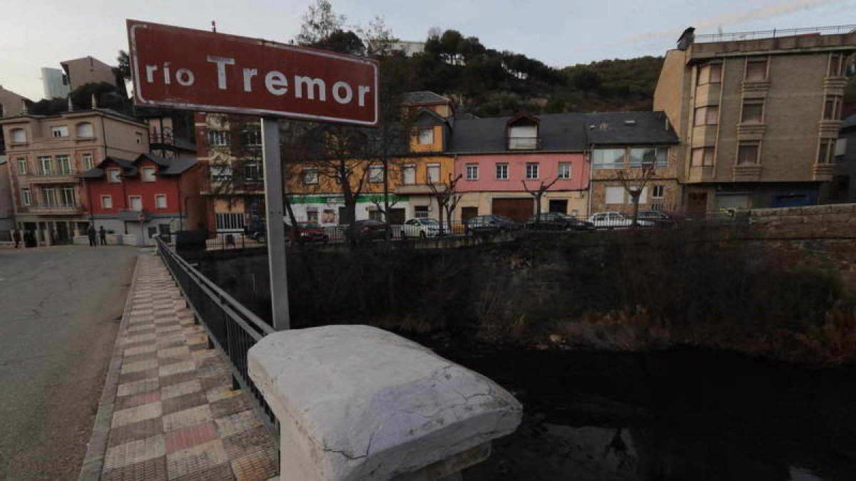 Vista parcial de Torre desde el puente sobre el Tremor. ANA F. BARREDO