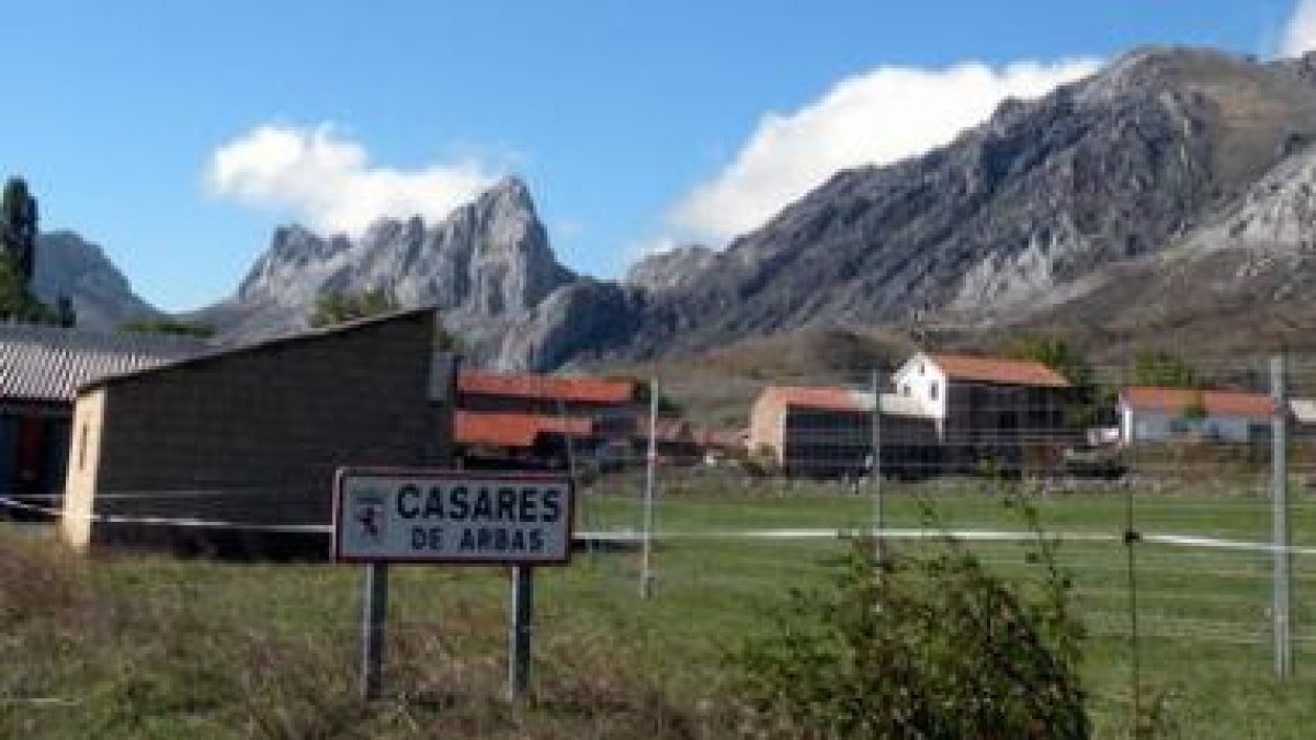 Casares de Arbas será una de las localidades beneficiadas por las obras del Adif.