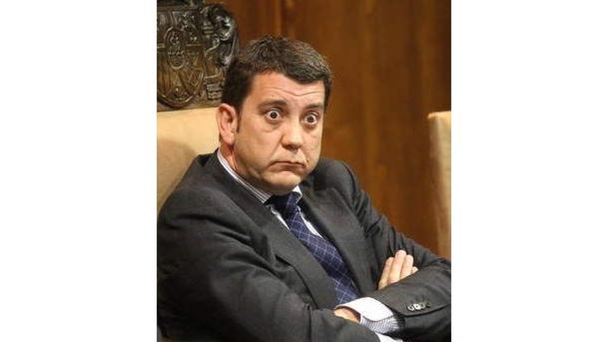 LUIS DE LA MATA