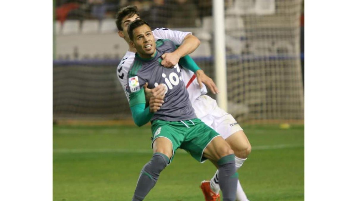 Acorán entró en la segunda parte y le dio la asistencia de gol a Berrocal para marcar el tanto del empate.