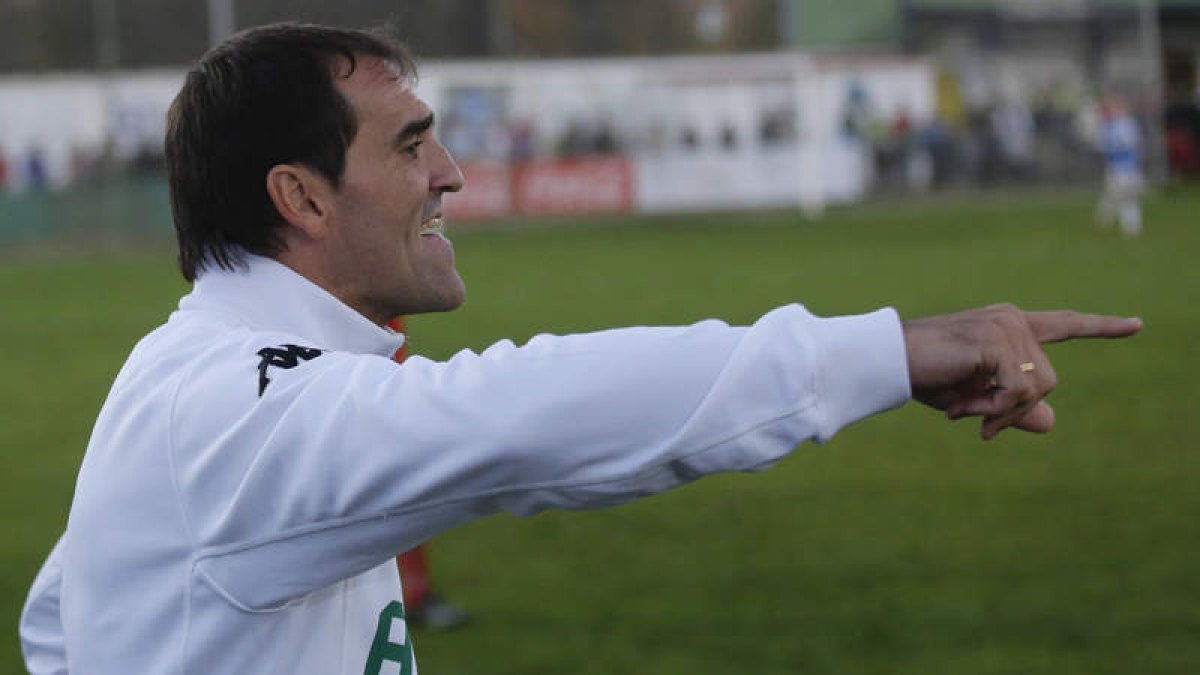 Paulino Martínez tiene la última palabra en los fichajes del equipo maragato.