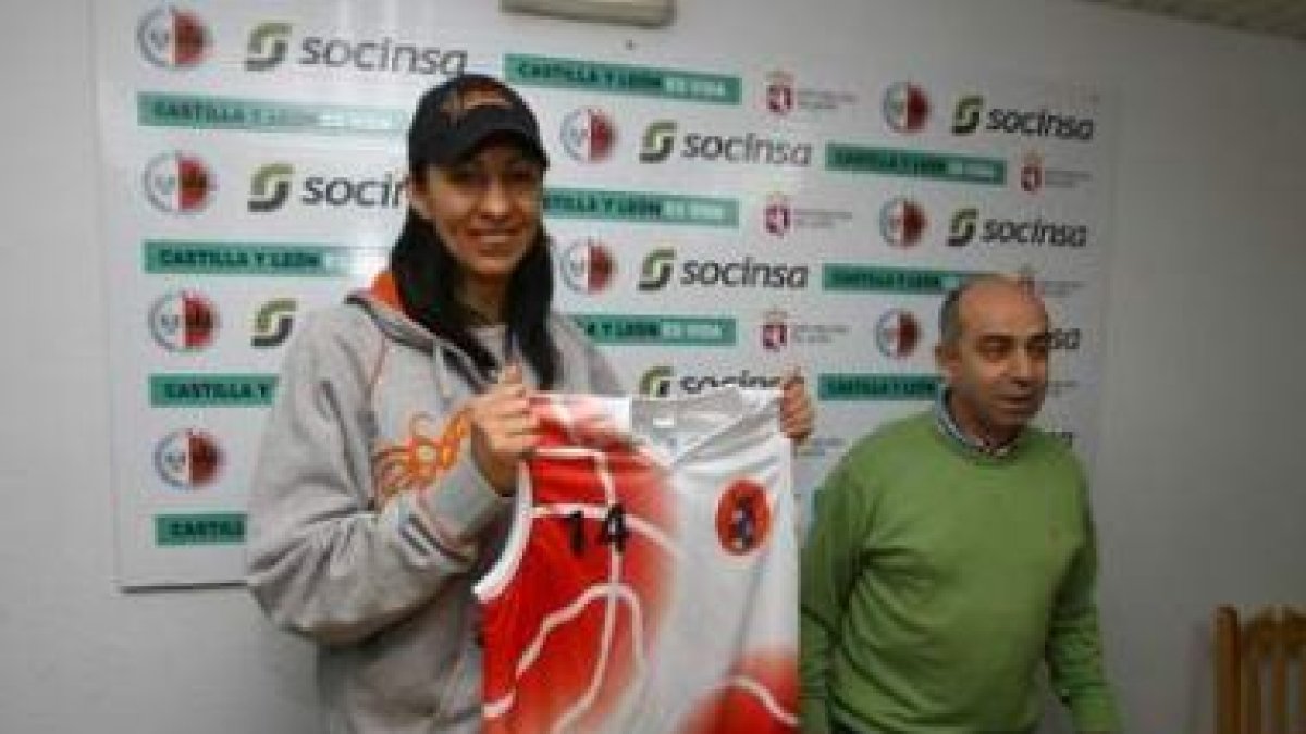 «Cucha» Gómez, durante la presentación de ayer.