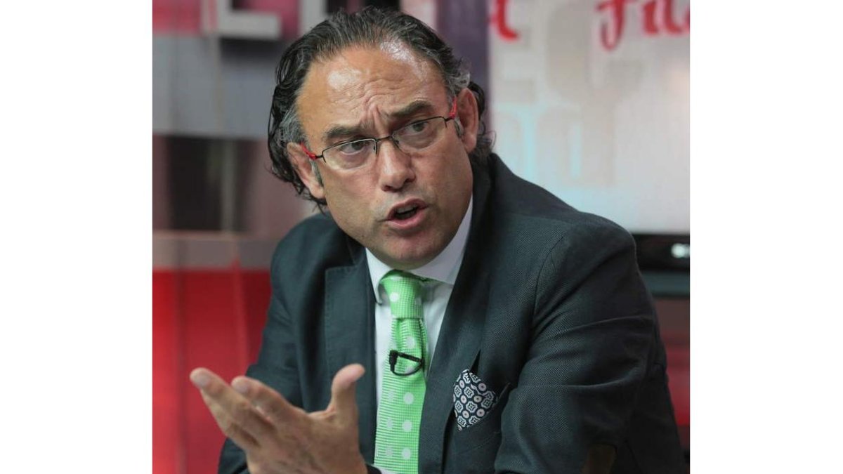Felipe Llamazares.