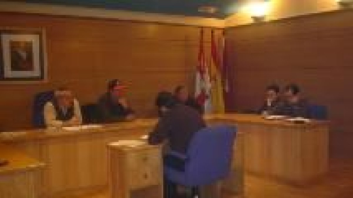 Último pleno en el Ayuntamiento de Vilamanín, antes de dar paso a la nueva corporación municipal