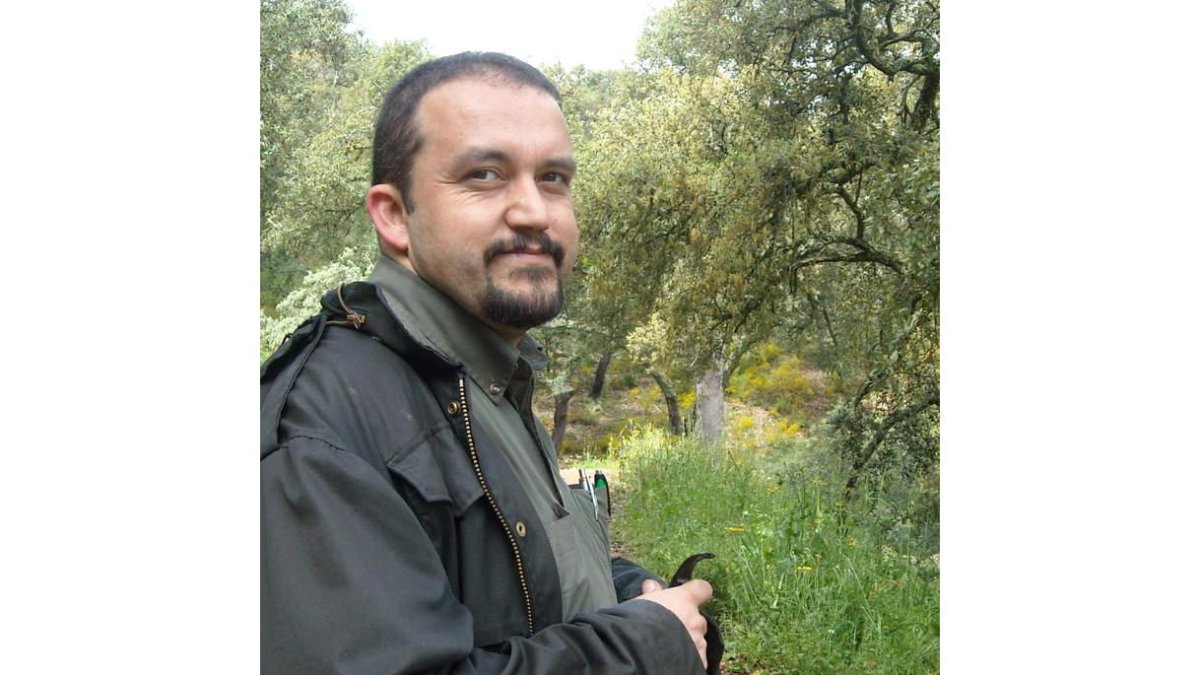 El escritor leonés Javier Pérez, autor de ‘El secuestro del candidato’ (ed. Algaida), premio Ciudad de Badajoz
