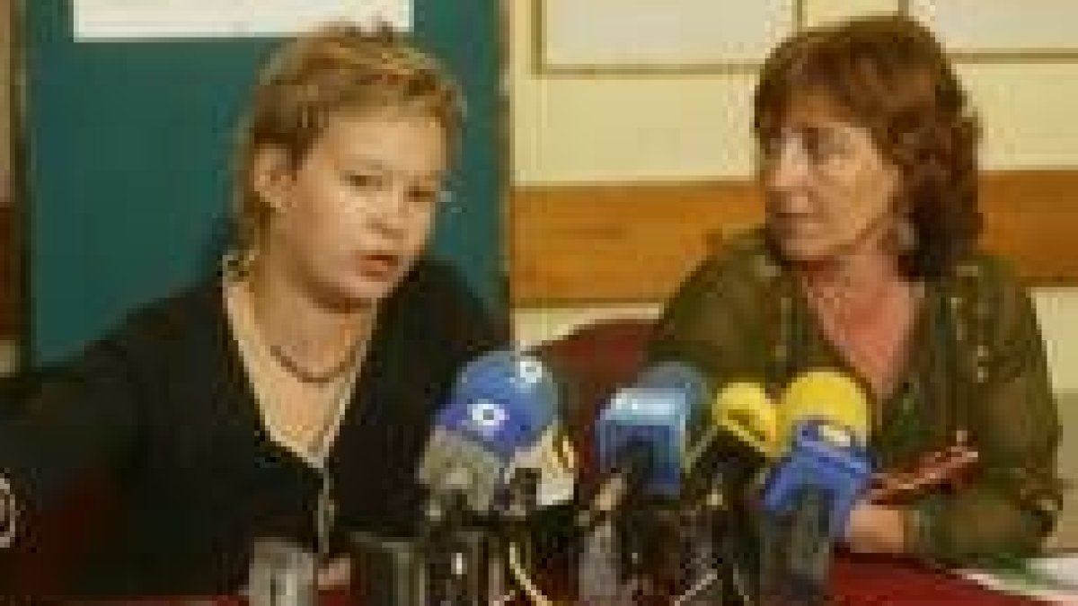 La presidenta de la Asociación, Leyre Pajín, con la directora, J. Bengoa