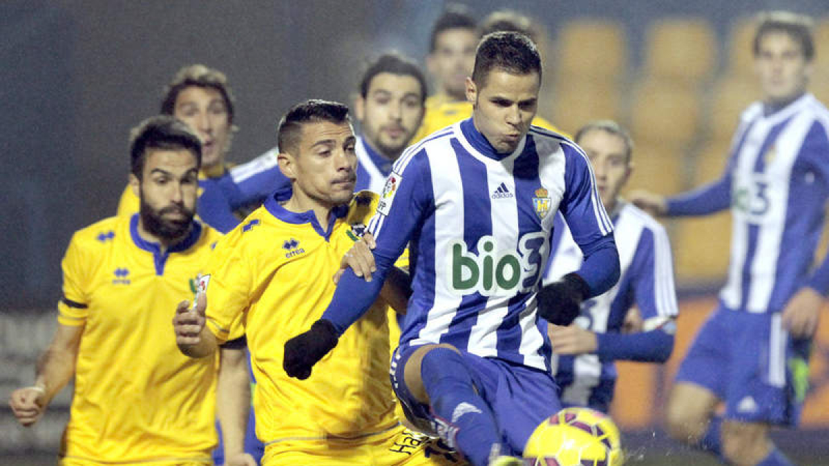 En el duelo de la primera vuelta Agrupación y Deportiva empataron.