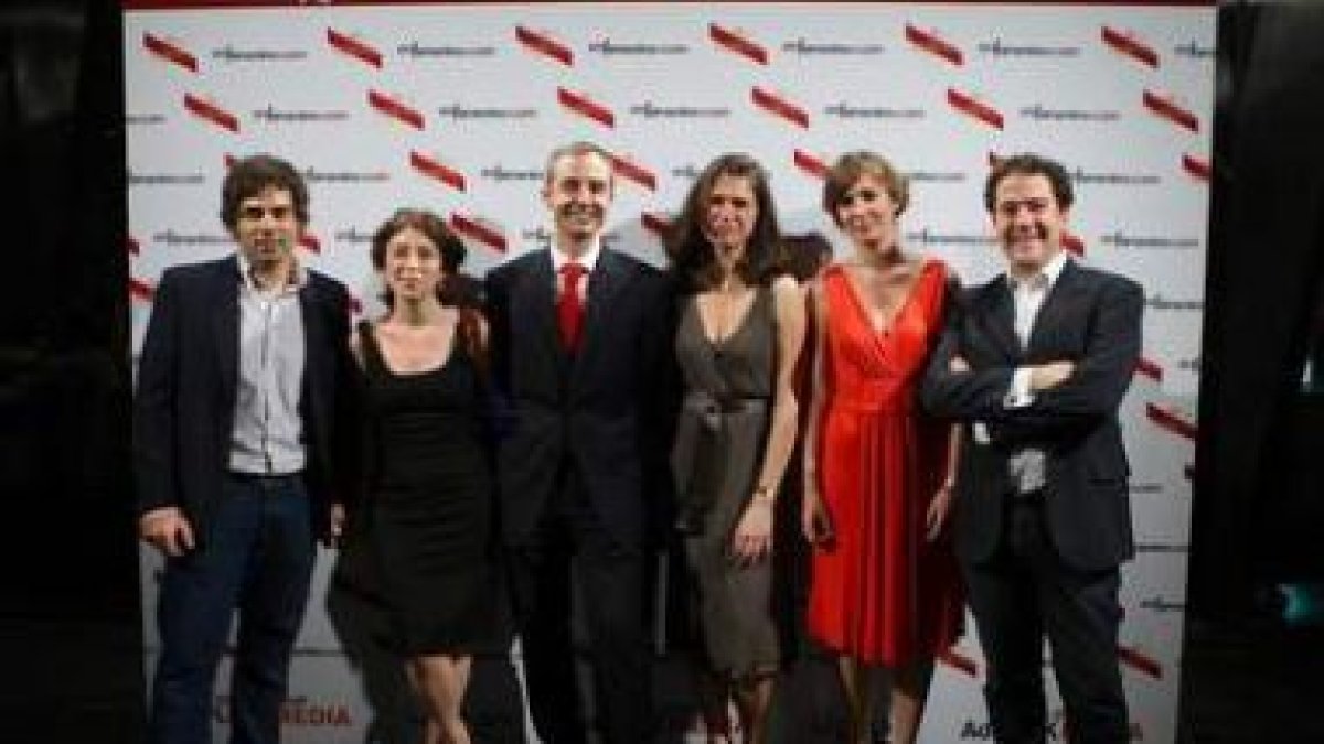 Diversas personalidades apoyaron el acto de lucha contra el cáncer.