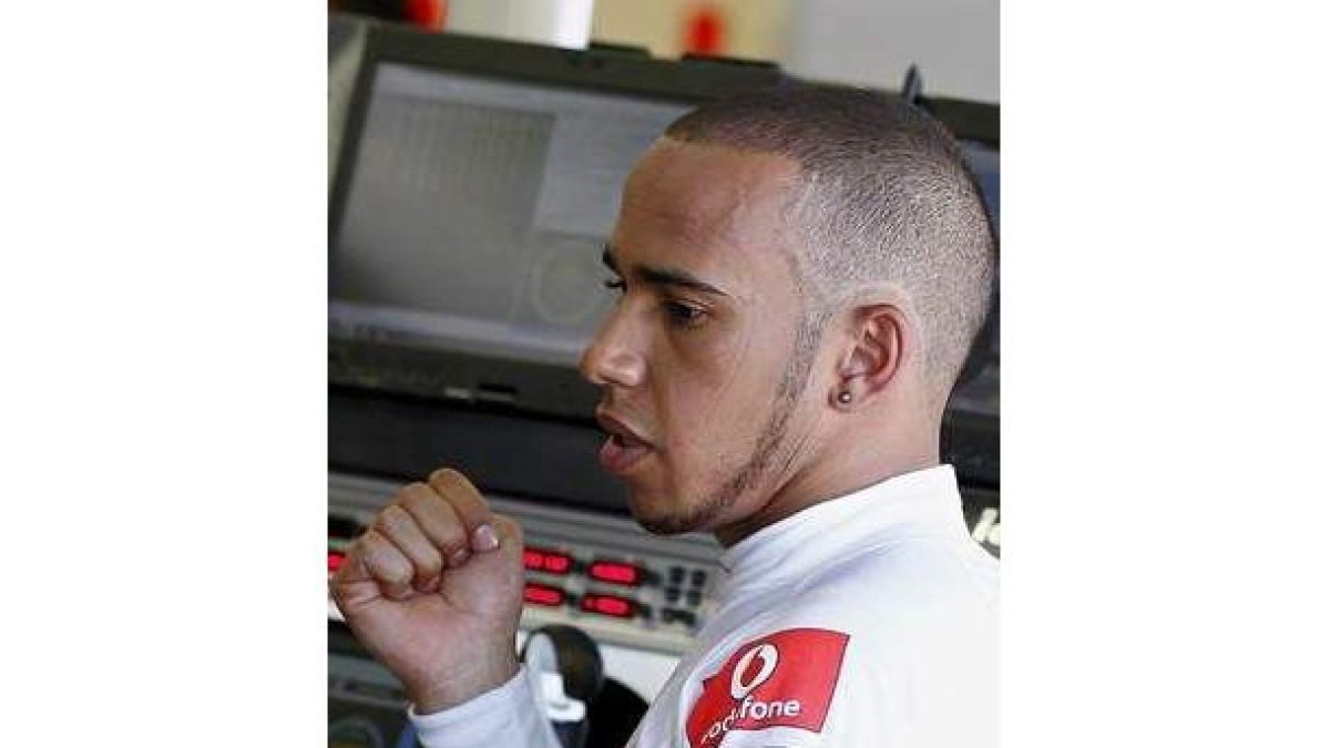 Hamilton, de queja en queja.