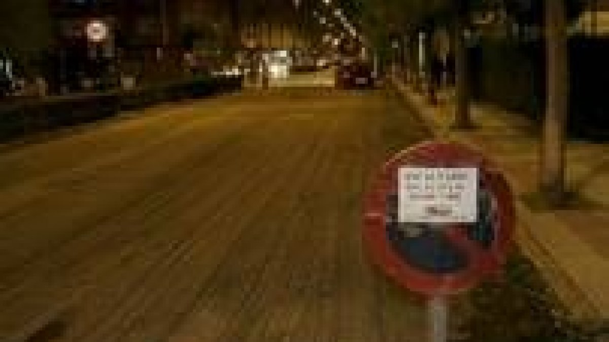 Obras de renovación de la capa de rodadura en Azorín
