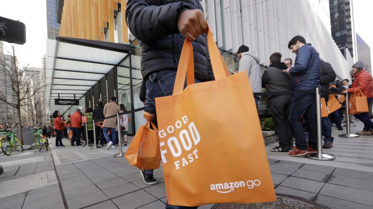 Amazon consigue unos ingresos de 41.325 millones de dólares en su primer trimestre, un 34 % más que en el mismo periodo del año anterior.