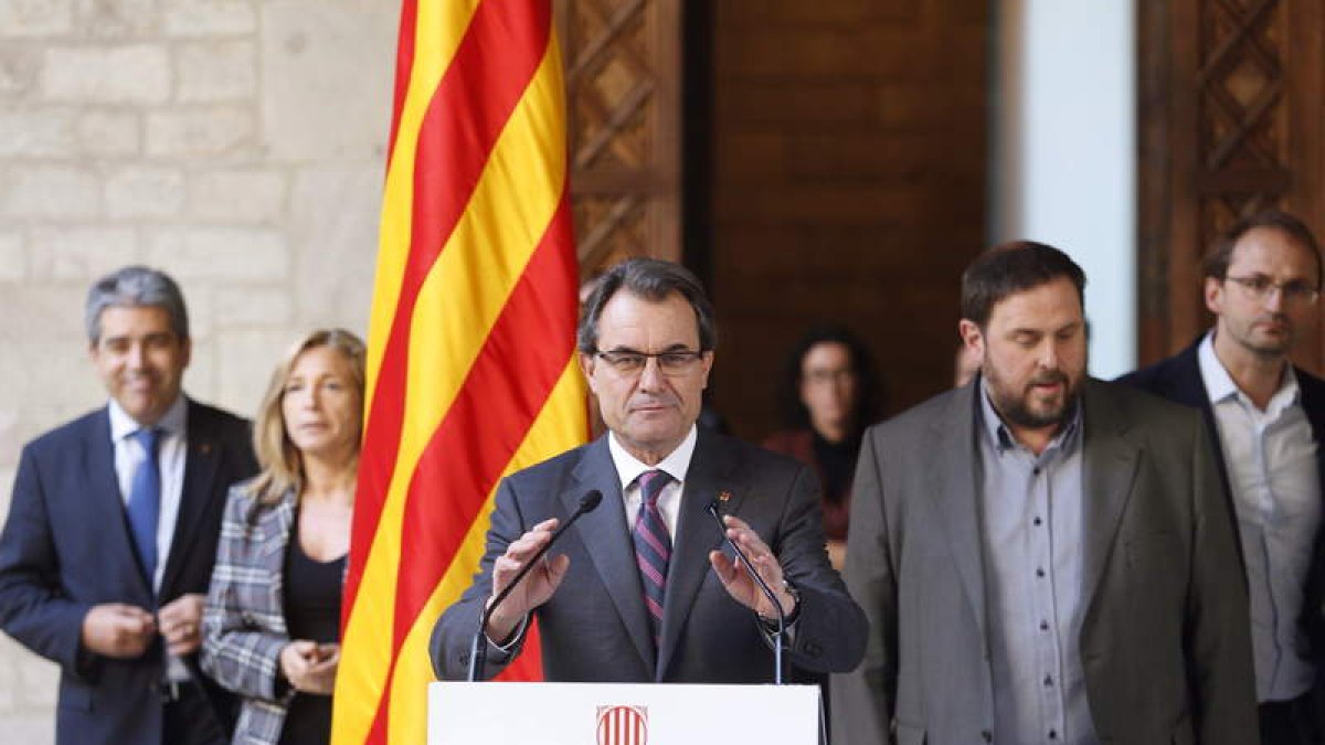 El presidente catalán Artur Mas da a conocer los detalles sobre la consulta.