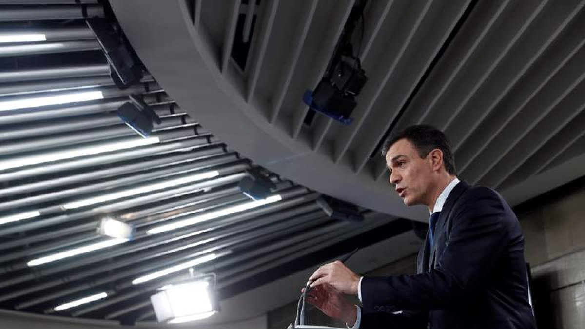 El presidente del Gobierno, Pedro Sánchez, durante la presentación ayer de su nuevo gabinete en La Moncloa. MARISCAL