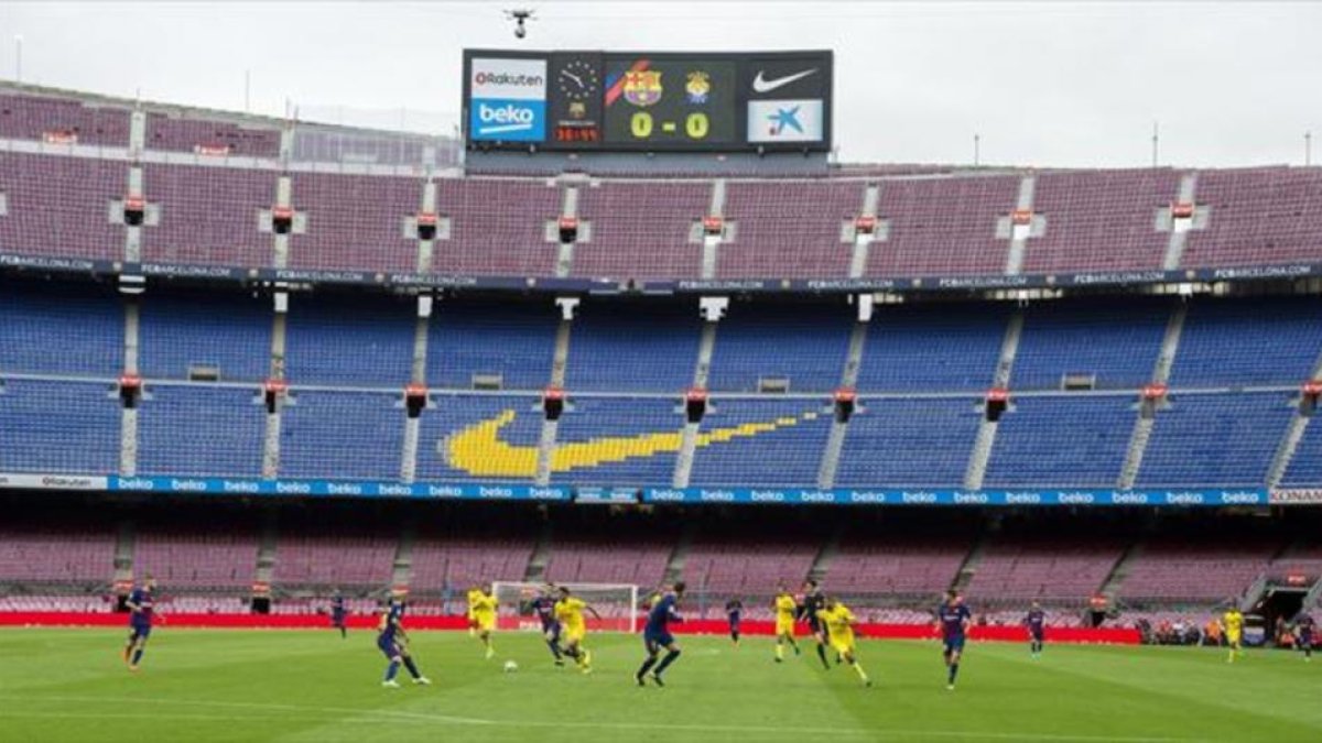 El partido entre el Barça y el Las Palmas, a puerta cerrada, ayer en el Camp Nou.