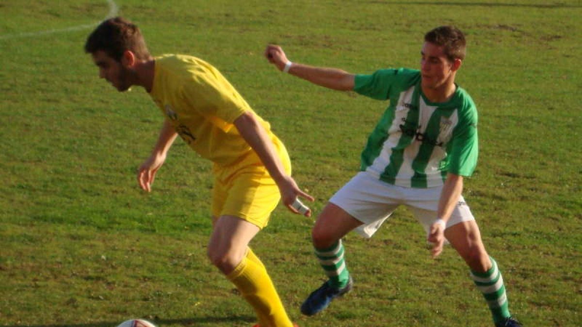 El equipo virginiano aprovecha dos jugadas de estrategia para llevarse los tres puntos.