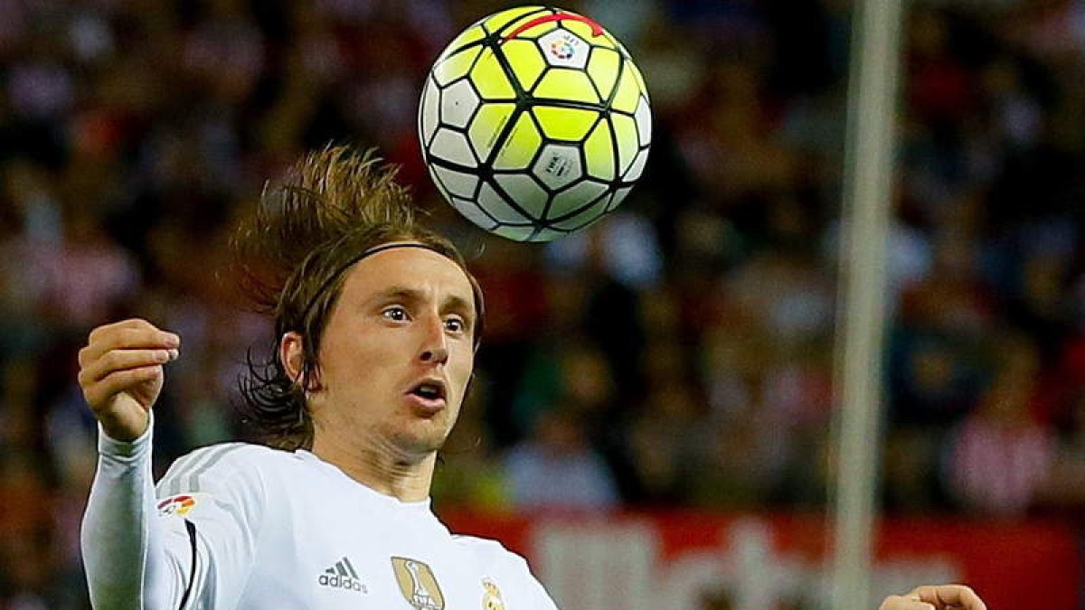 El jugador del Madrid Modric estará apartado tres semanas de los terrenos de juego