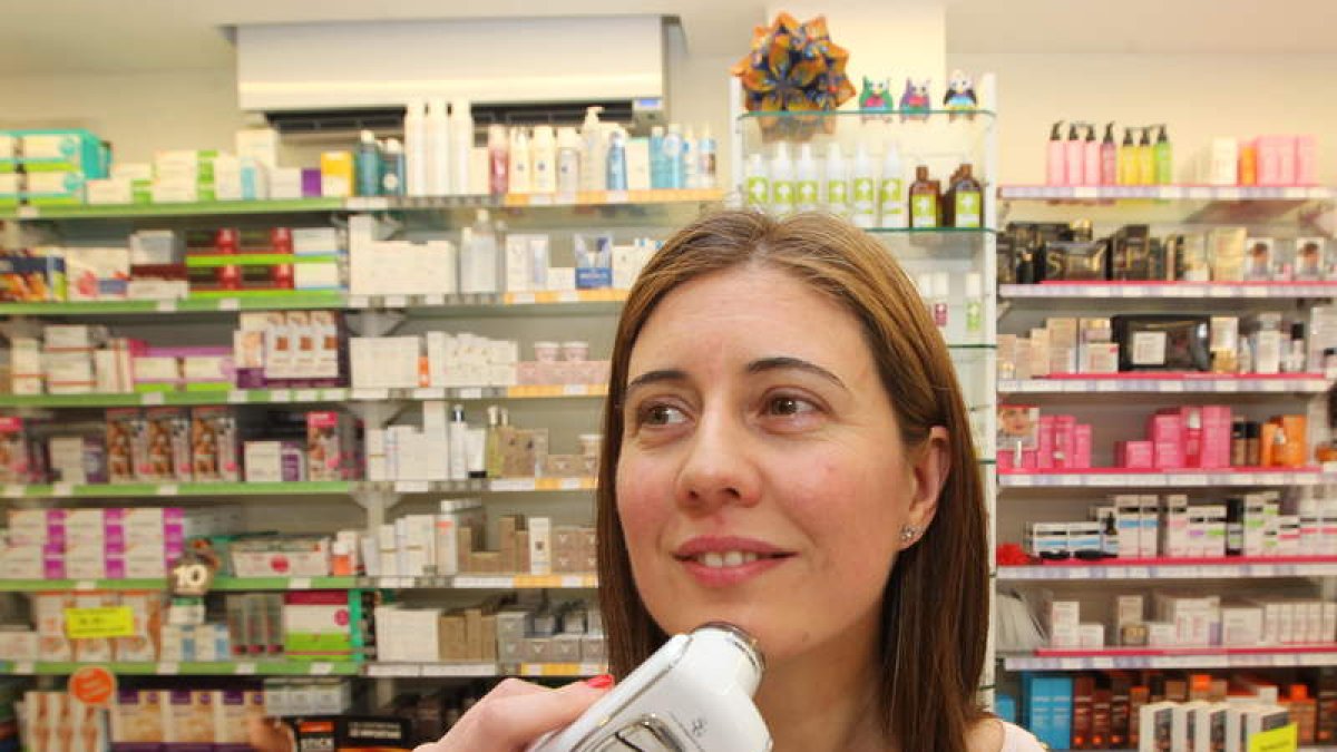 Algunas farmacias disponen de una máquina para analizar la piel.