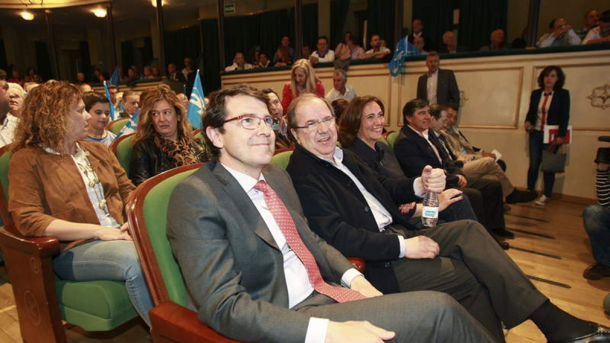 Mañueco, Herrera y Cirac, ayer, en el mitin del PP de Salamanca.