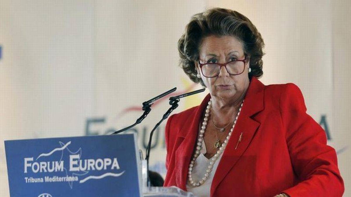 La alcaldesa y candidata del PP en Valencia, Rita Barberá, este miércoles en un desayuno informativo.