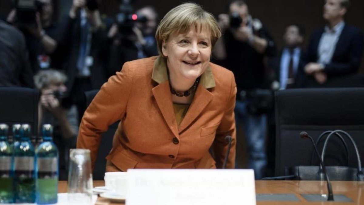 Merkel comparece ante la comisión de investigación por el espionaje masivo.