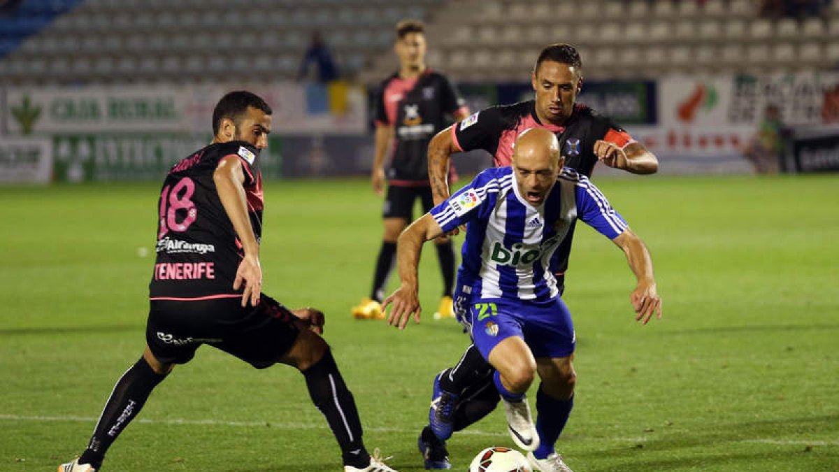 Pablo Infante, que en la acción de marcha de Ricardo, fue el autor del único gol del partido, el que dio una victoria que se puede considerar como histórica a la Deportiva, primera en un debut liguero en esta categoría.