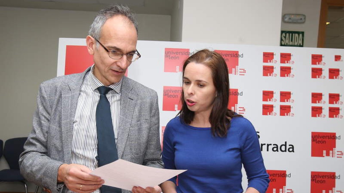 Pedro Aguado y Flor Álvarez, ayer en el Campus berciano.