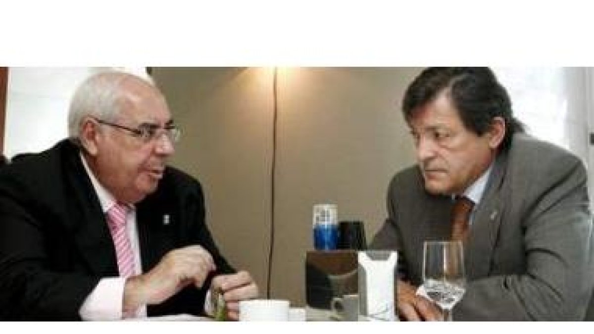 Vicente Álvarez Areces y Javier Fernández, en una imagen de archivo.