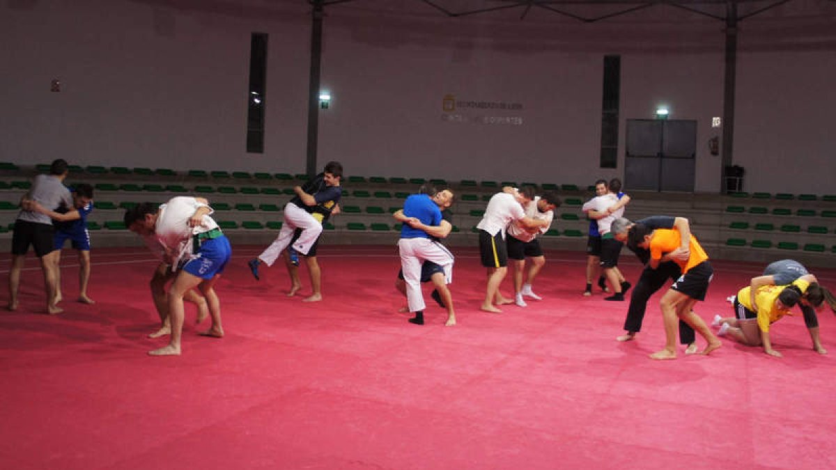 Primera jornada de entrenamientos para las Celtas, desarrollada el miércoles en el Luchódromo.