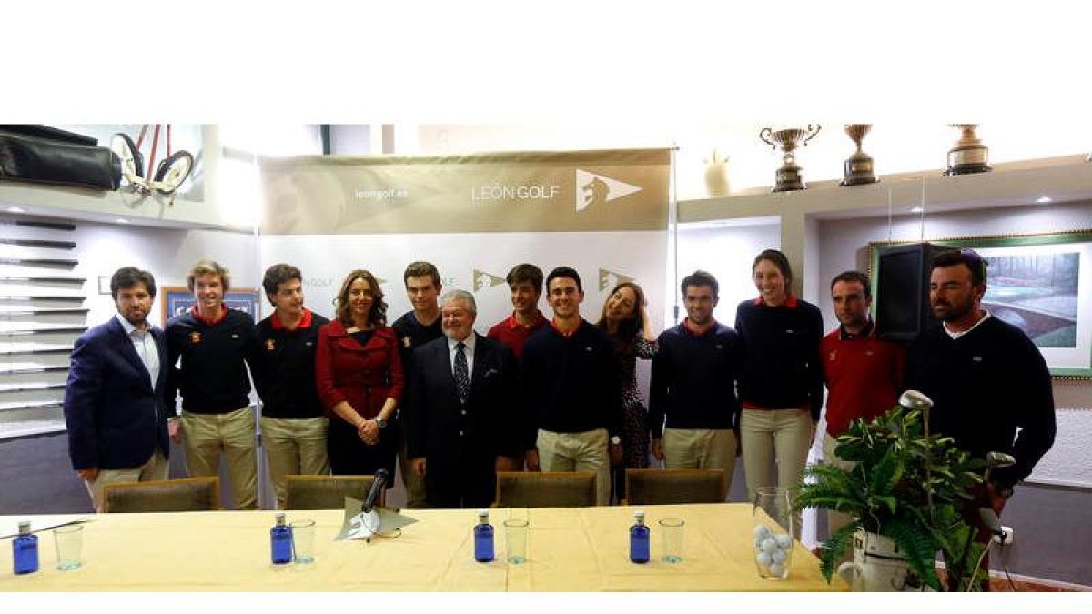 La presentación del calendario contó con un ‘mantenedor’ de lujo como Hugo Costa, (izquierda), director de Canal Golf de Canal+. MARCIIANO