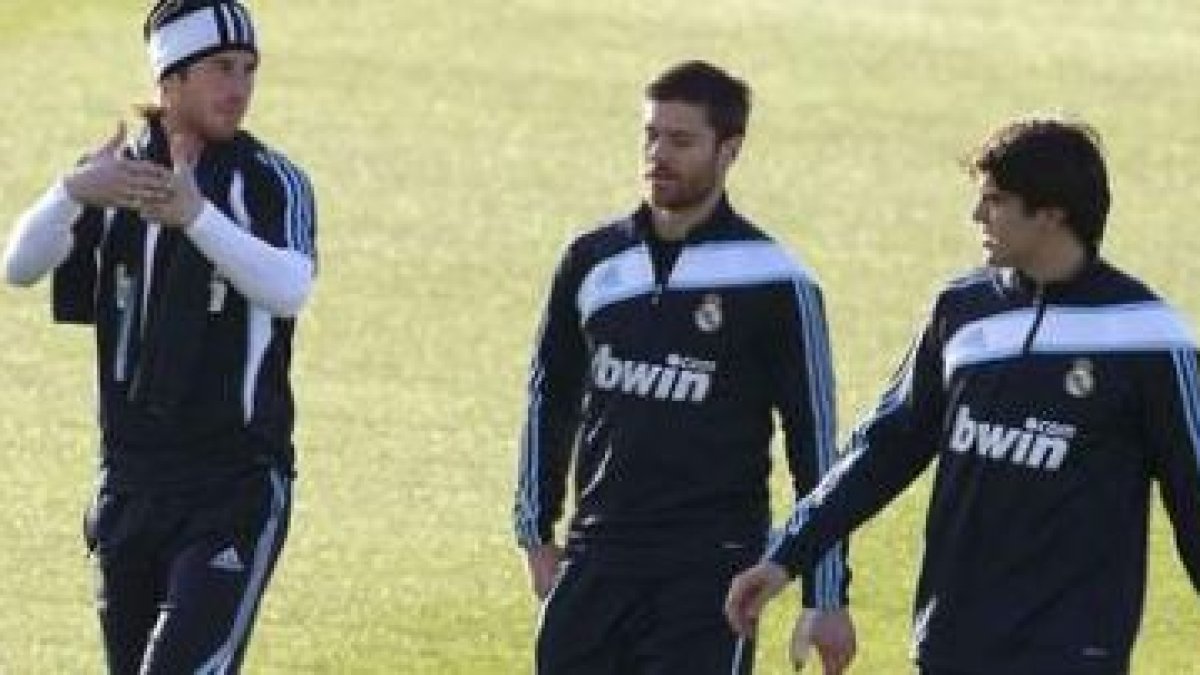Sergio Ramos, Xabi Alonso y Kaká se entrenaron ayer a parte de sus compañeros.