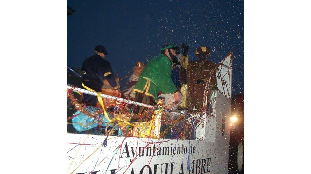 El Ayuntamiento y varias empresas se han volcado en llevar la Cabalcasa a todos los rincones del municipio