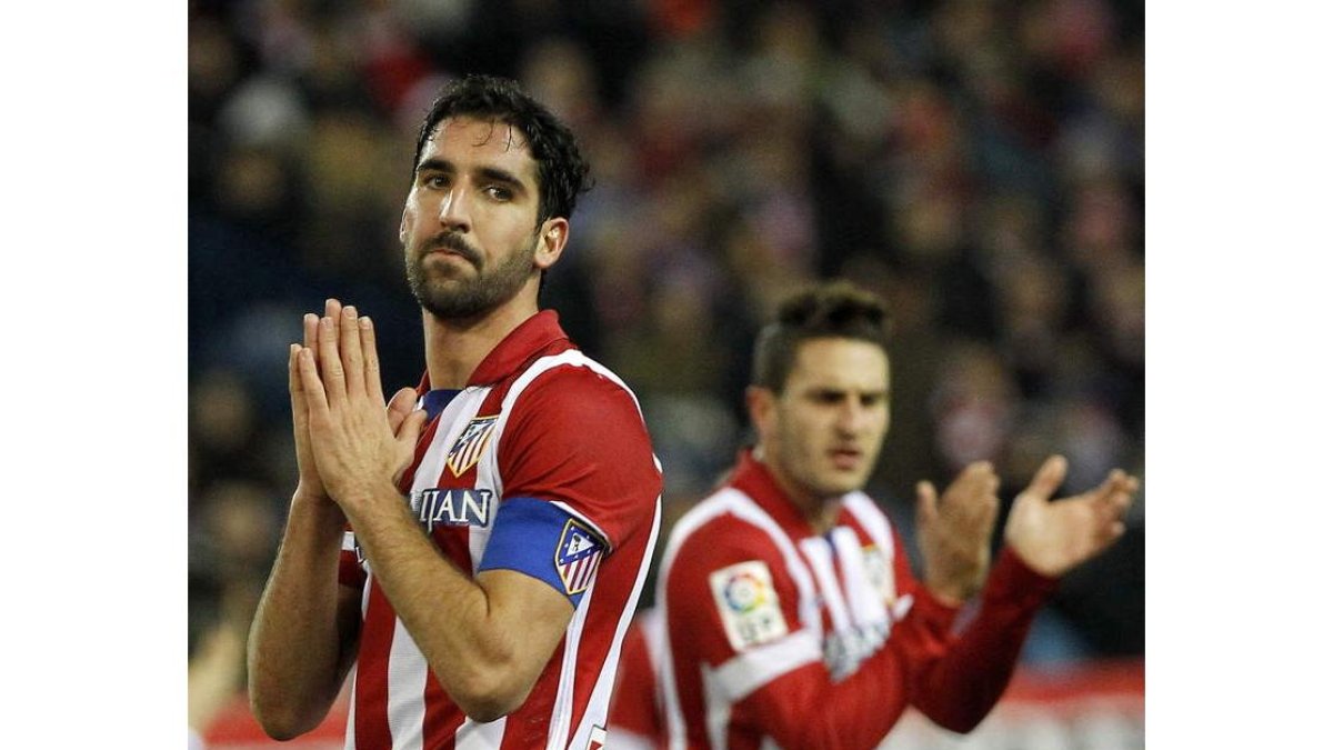 Raúl García seguirá al menos hasta el 2018 en el Atlético.
