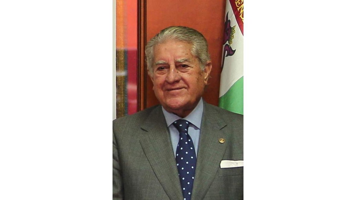 Urbano González Santos.