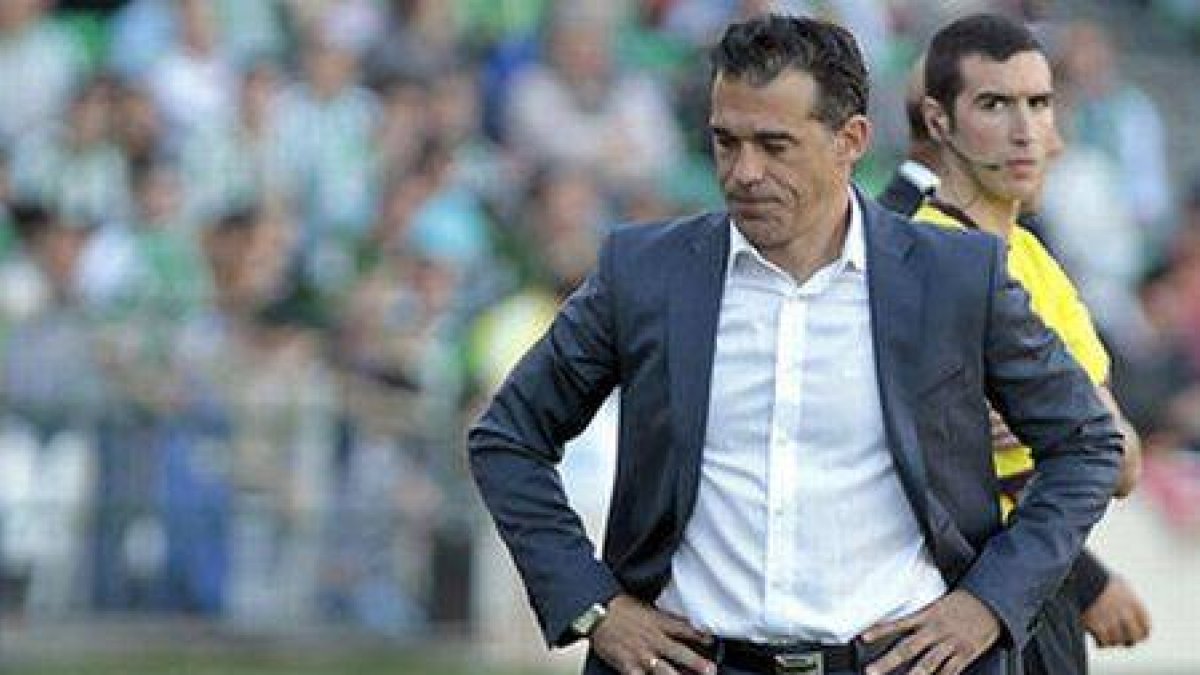 El entrenador Luis García, durante el partido que enfrentó a Getafe y Betis el sábado.