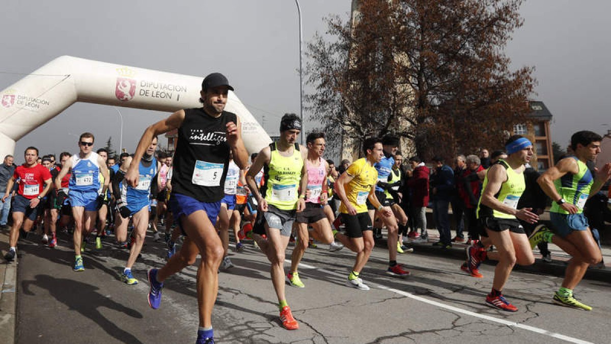 Los 10 KIlómetros de La Virgen estrenaron la Copa. JESÚS F. SALVADORES