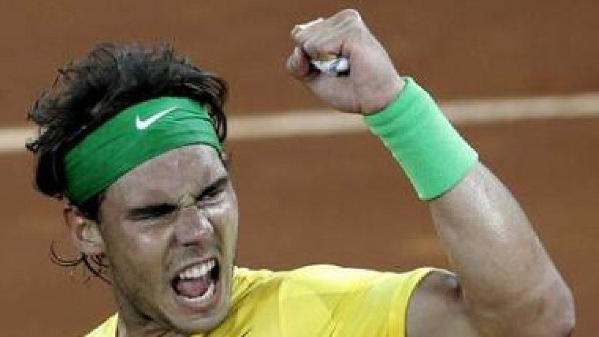 Rafa Nadal celebra su victoria frente al suizo Roger Federer en la semifinal de Madrid.