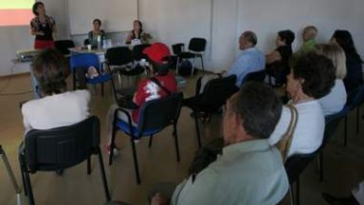 Los participantes en las jornadas aprendieron técnicas eficaces y cuidados para tratar el pie diabét