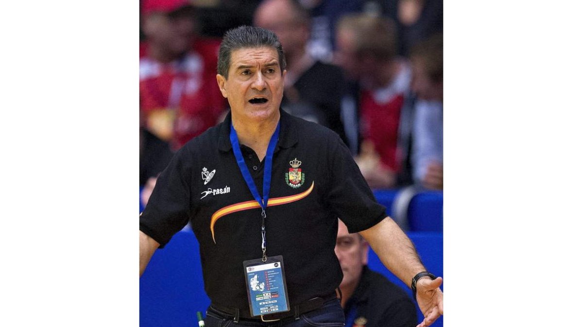 El leonés seleccionador de España, Manolo Cadenas.