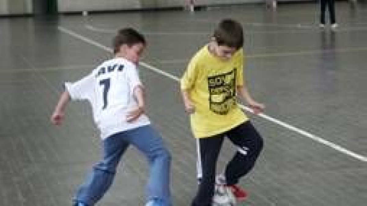 El fútbol sala vuelve a ser una de las disciplinas más demandadas por los escolares leoneses
