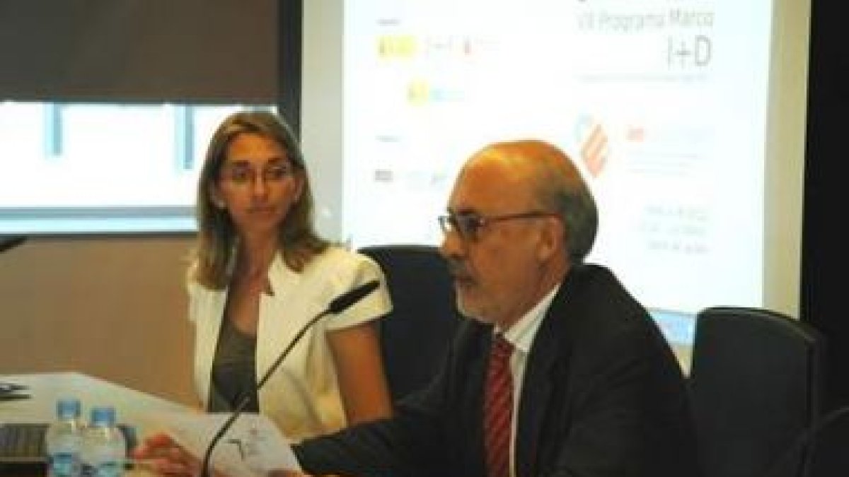Maite Boyero de CDTI y Víctor Izquierdo, director del Inteco, inauguraron el acto.