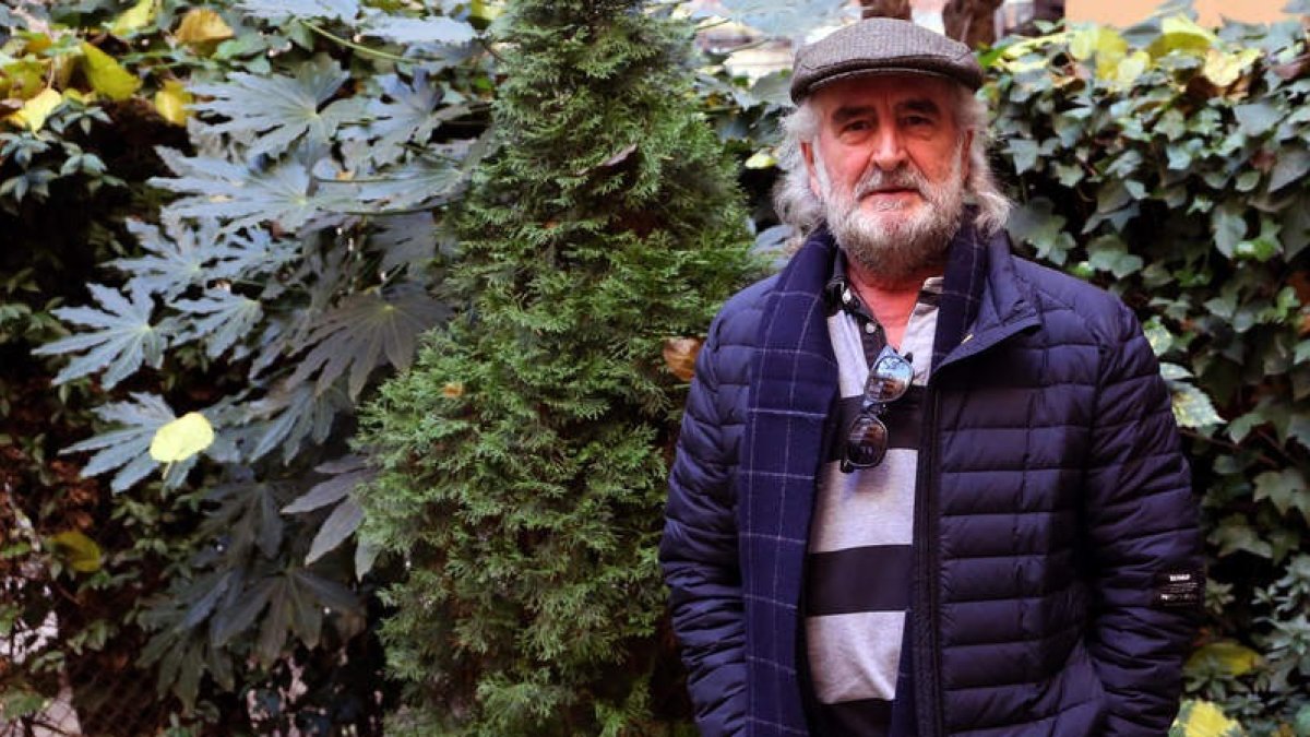 El leonés Blas Fernández Tomé lanza nuevo libro titulado ‘Fakaha. Los pintores del bosque de Pablo Picasso’. BENITO ORDÓÑEZ