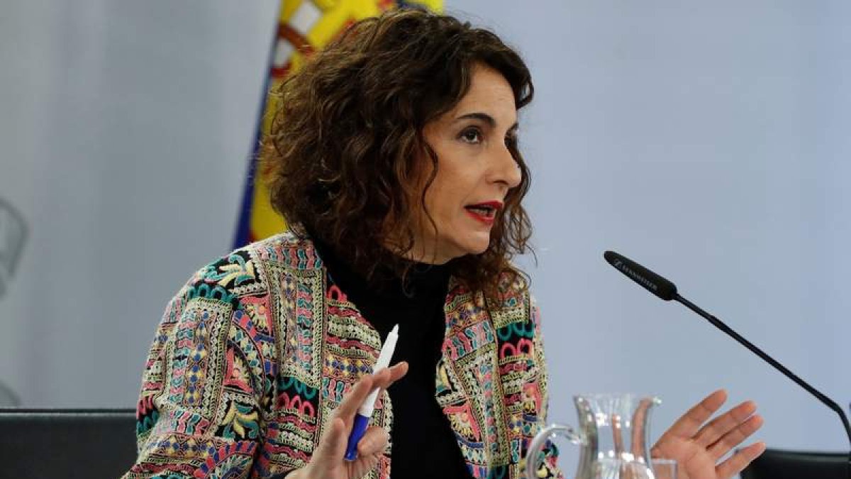 La ministra de Hacienda, María Jesús Montero. J. J. GUILLÉN