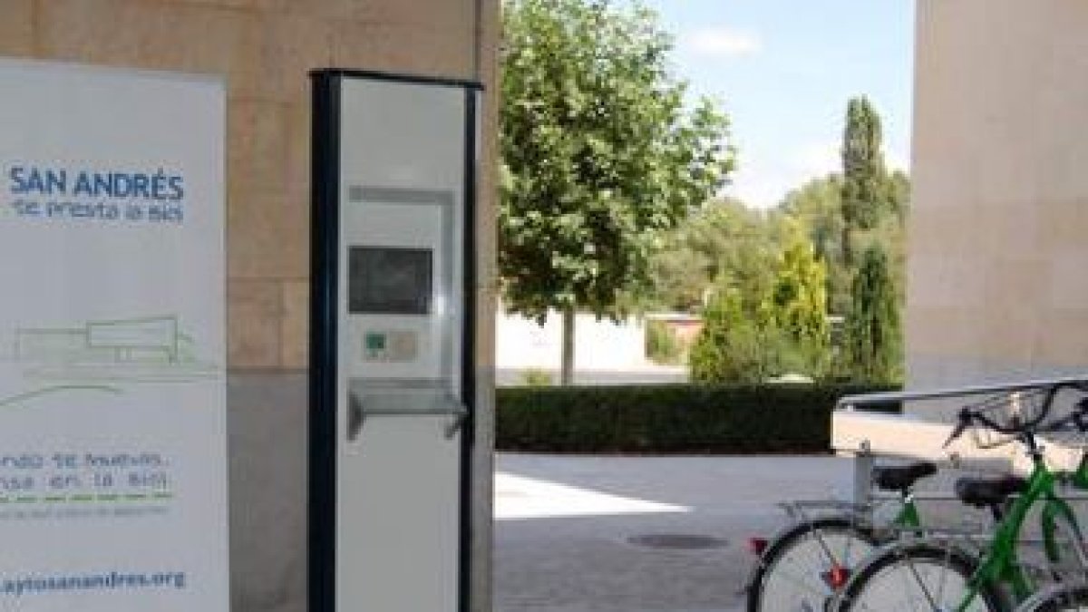 Imagen de una de las estaciones de préstamo del municipio.
