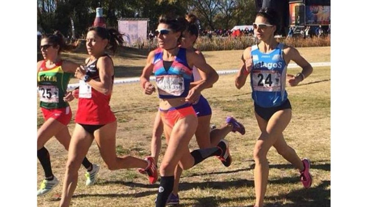 Sergio Sánchez y Nuria Lugueros fueron los dos triunfadores en el Cross de Palencia. DL