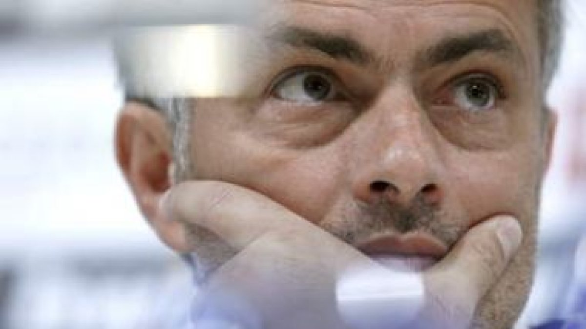 José Mourinho, entrenador del Real Madrid, durante la rueda de prensa que ofreció ayer.