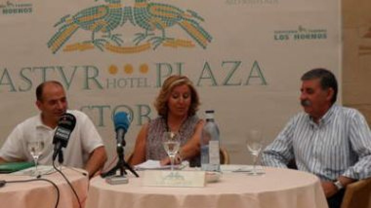 Belarmino López, Sagrario González y Manuel Ortiz, ayer.